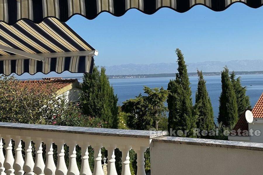 Insel Ugljan - Villa mit großem Garten in zweiter Reihe zum Meer