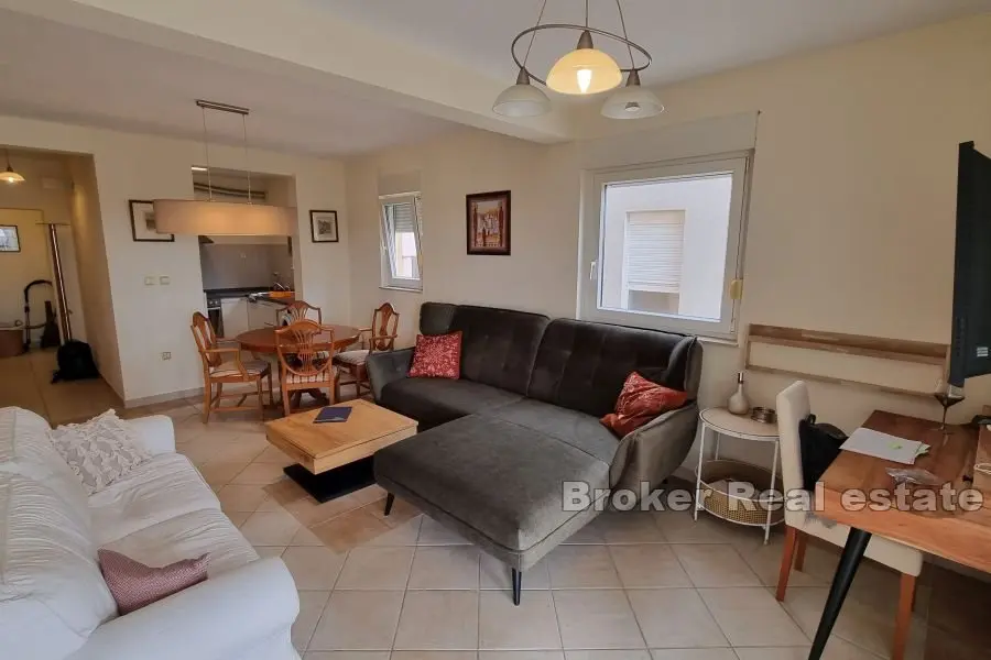 Rogoznica - Apartment mit zwei Schlafzimmern in der Nähe des Zentrums