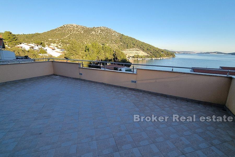 Marina - Hus med basseng og havutsikt