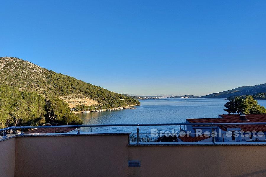 Marina - Hus med basseng og havutsikt