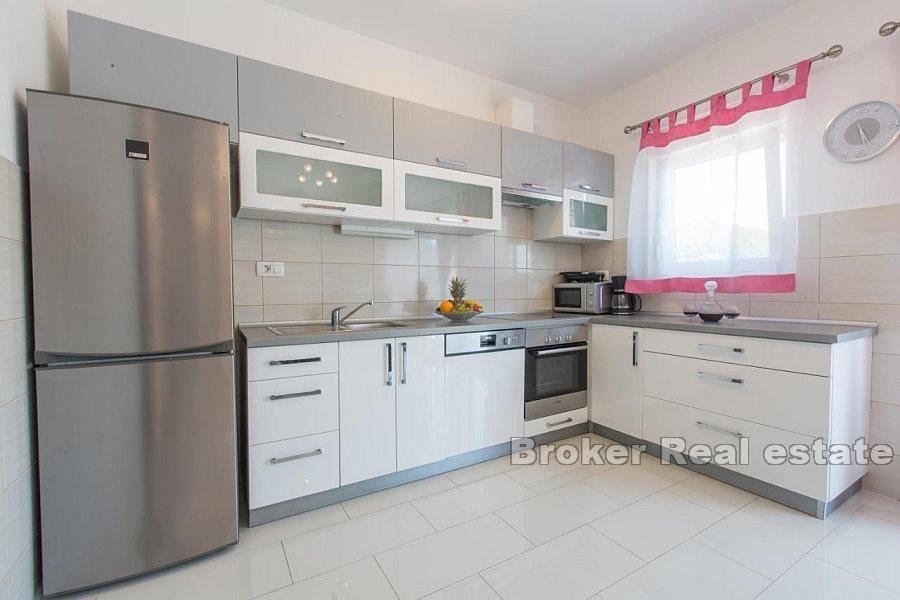 Marina - Hus med basseng og havutsikt