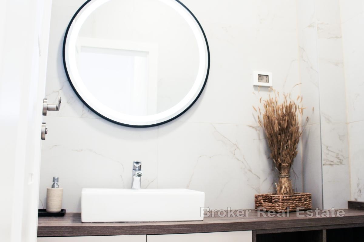 Zadar - Vila s bazénom v blízkosti mora