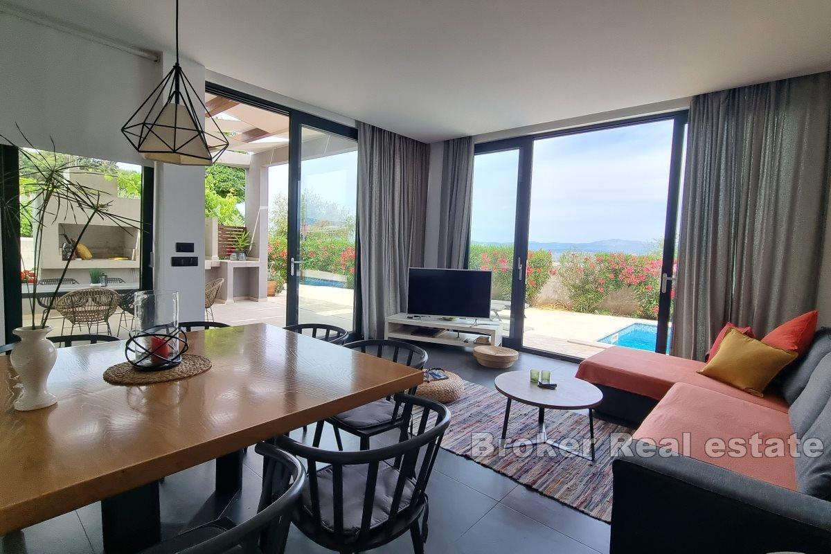 Villa mit Pool in Strandnähe
