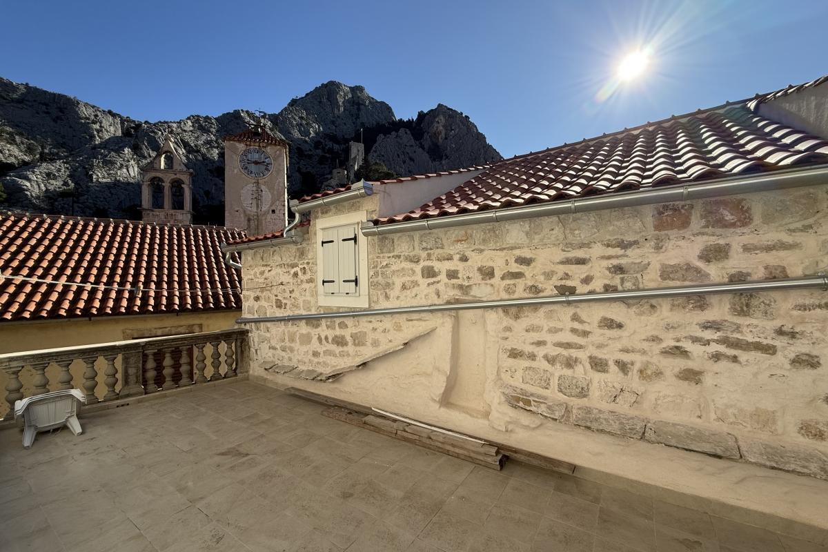 001-2041-96-Omis-Apartment-in-a-great-location-for-sale