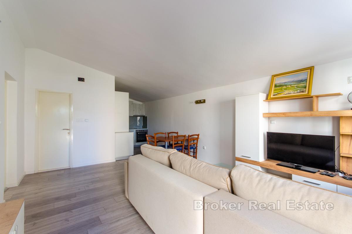 Hus i sentrum, rett ved vannkanten