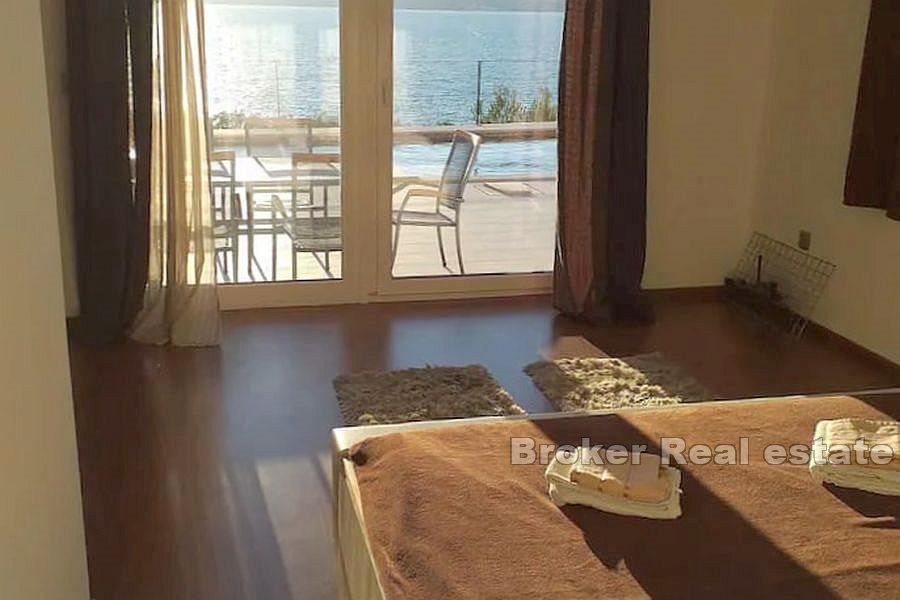 Zadar - House with apartments next to the beach