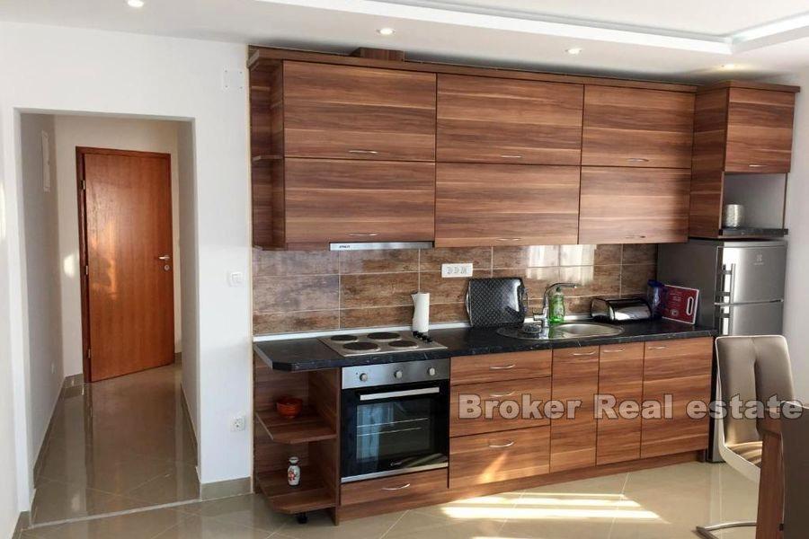 Trogir - Apartment house with sea view