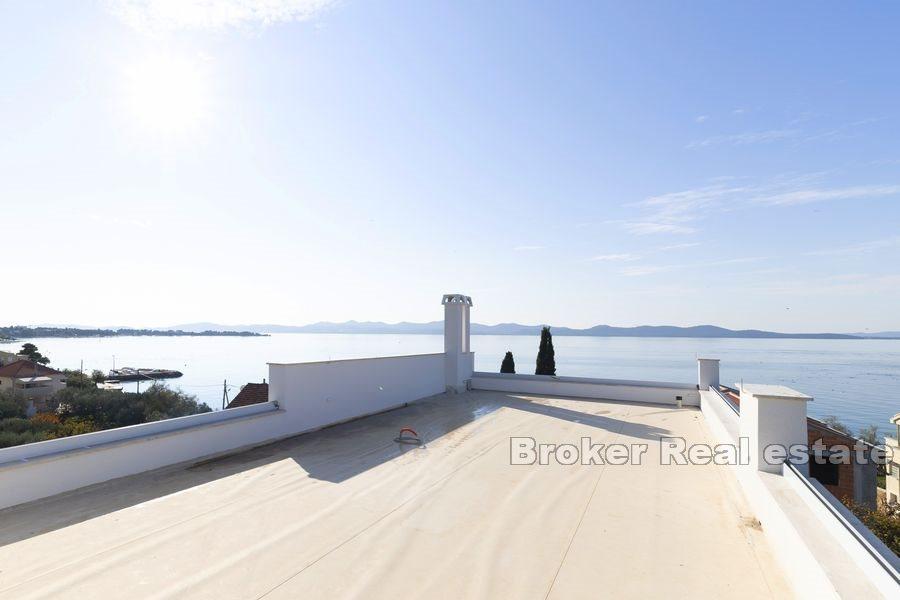 Zadar - Spacious apartment with a private roof terrace