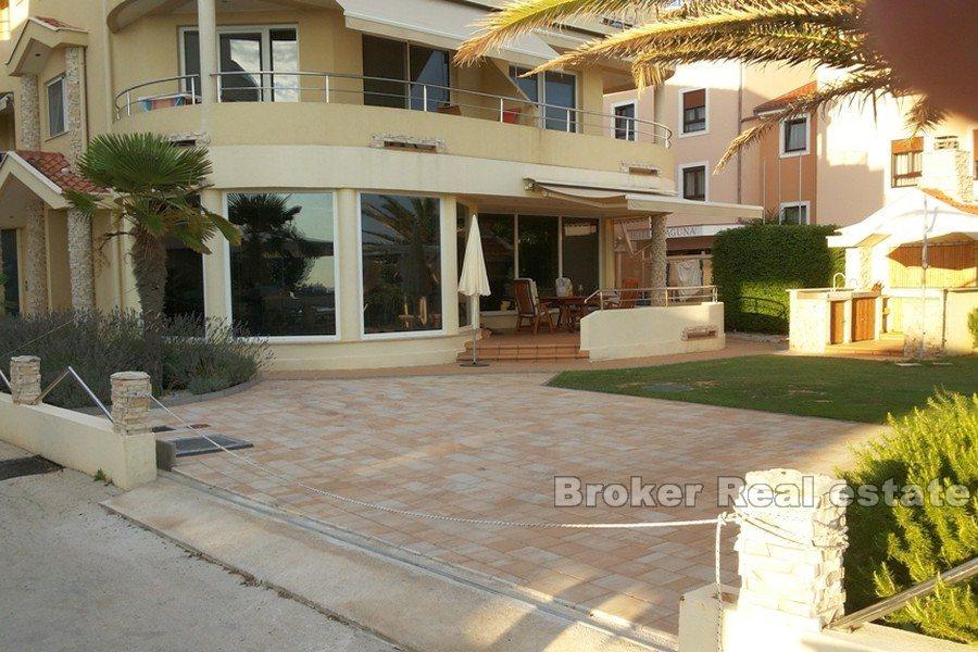 Zadar - Przestronny apartament tuż przy wybrzeżu