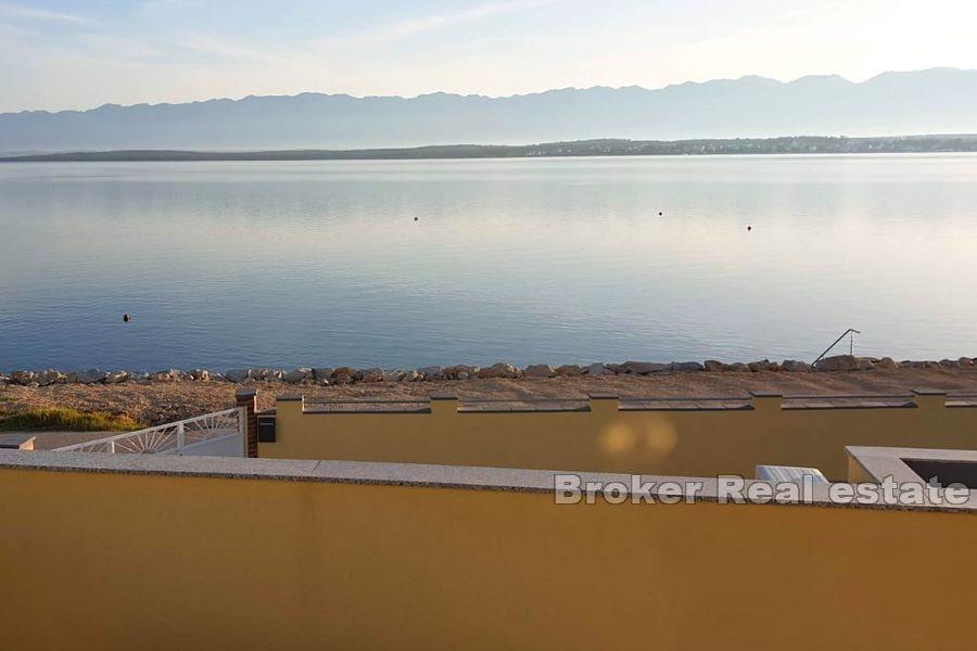 In der Nähe von Zadar - Appartementhaus direkt am Strand gelegen