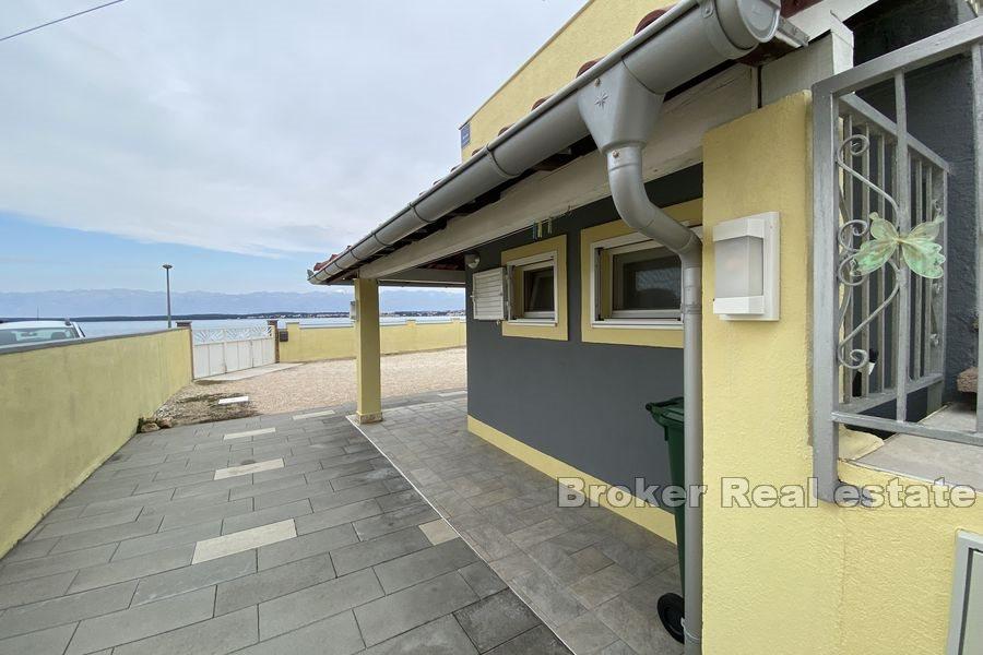 In der Nähe von Zadar - Appartementhaus direkt am Strand gelegen