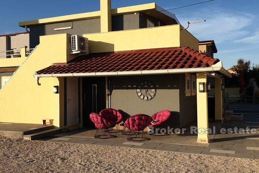 In der Nähe von Zadar - Appartementhaus direkt am Strand gelegen