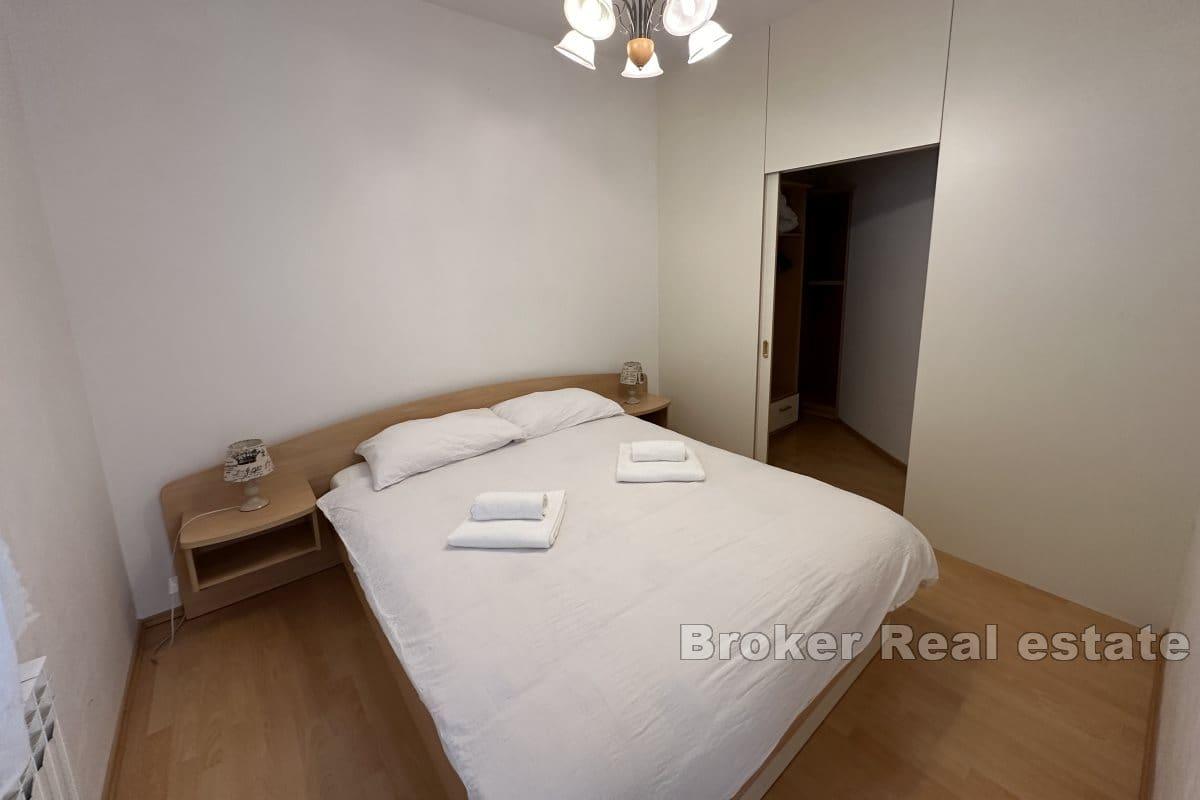 Dům s apartmány v první řadě k moři