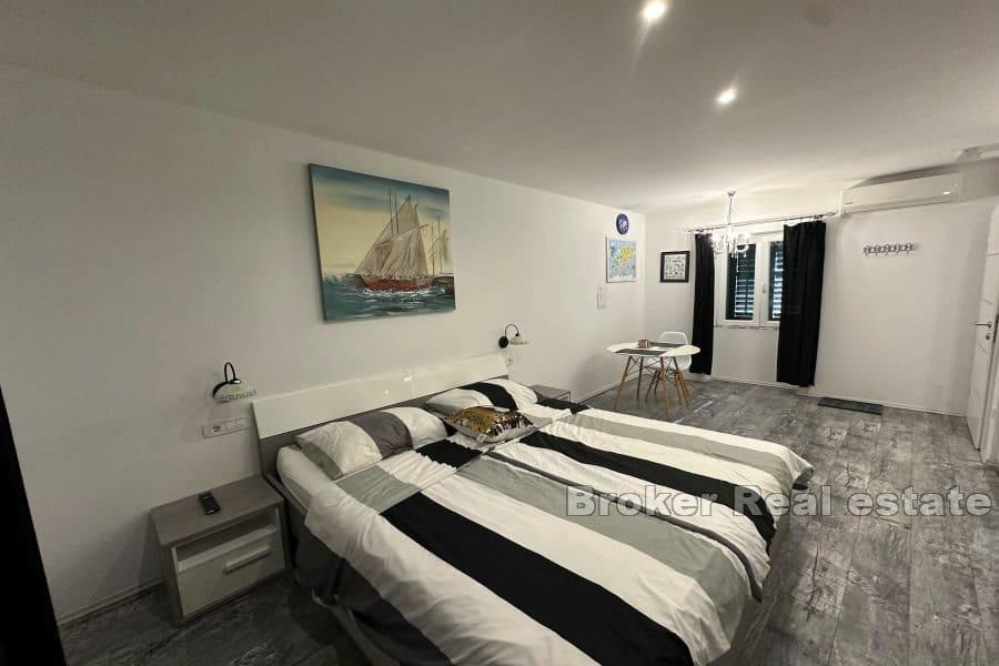 Steinhus med leiligheter i sentrum