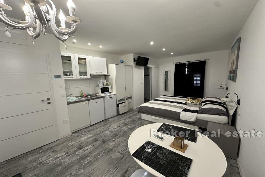 Steinhus med leiligheter i sentrum