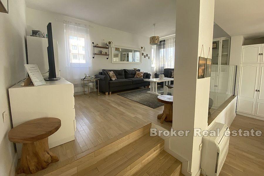 Zadar - Dvojdomek s bazénem