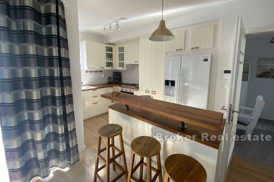 Zadar - Dvojdomek s bazénem