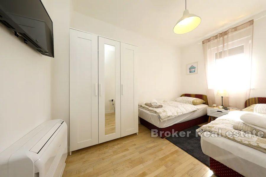 Zadar - Dvojdomek s bazénem