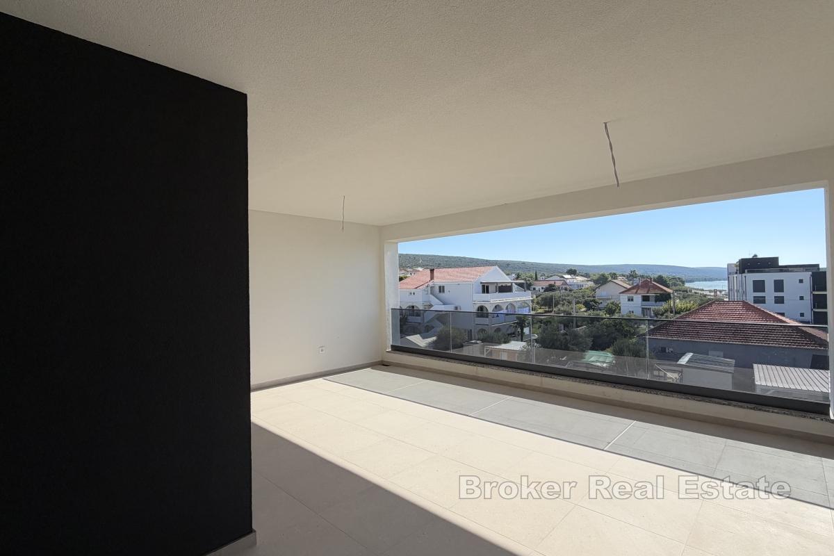 Attico situato in un nuovo edificio con vista sul mare
