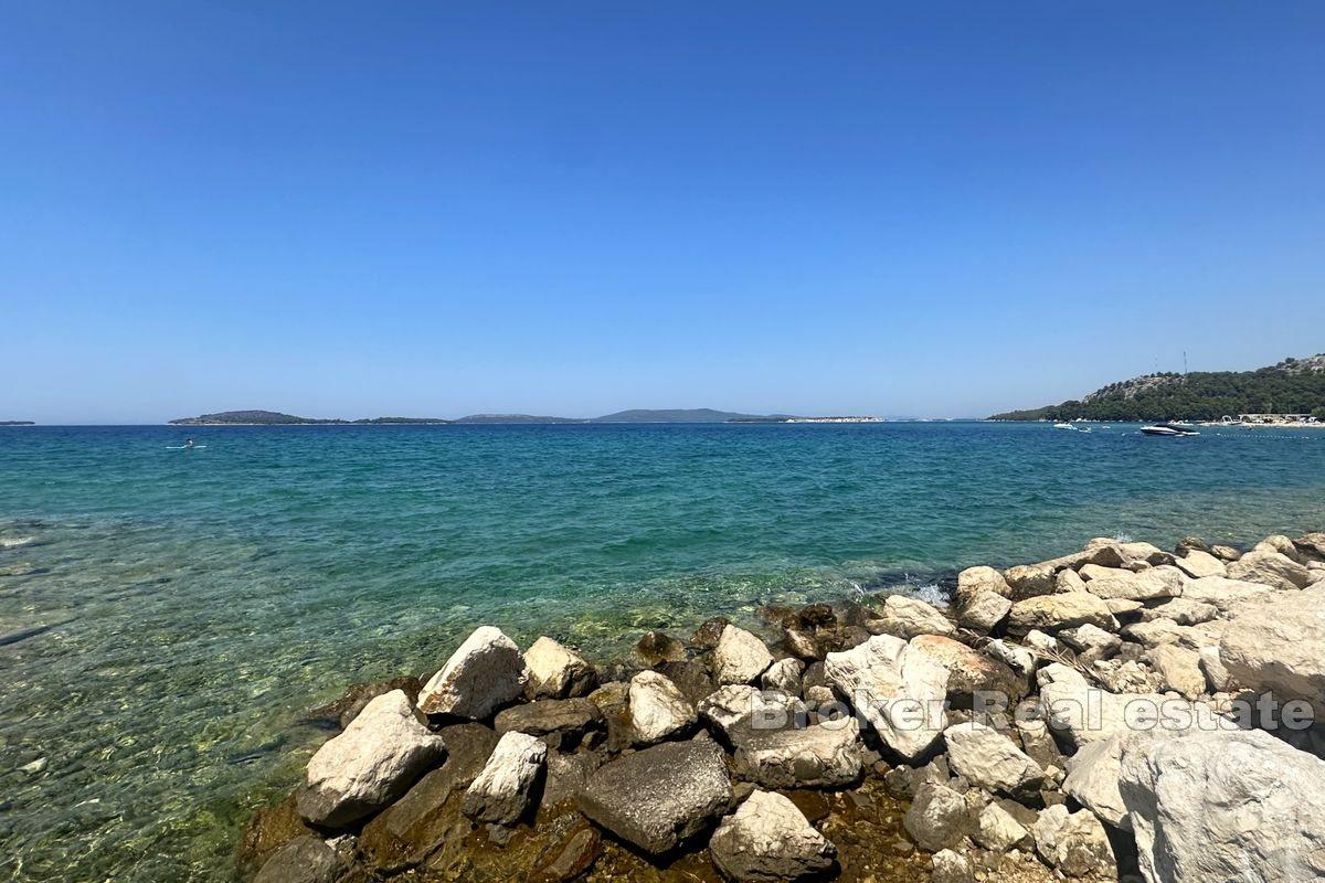 001-2043-120-Primosten-house-in-first-row-to-the-sea-for-sale