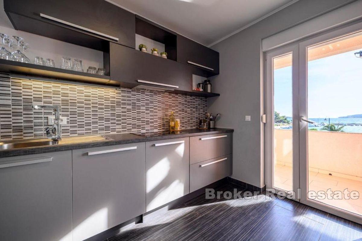 Doskonale położony dom z działką budowlaną w pierwszym rzędzie do morza