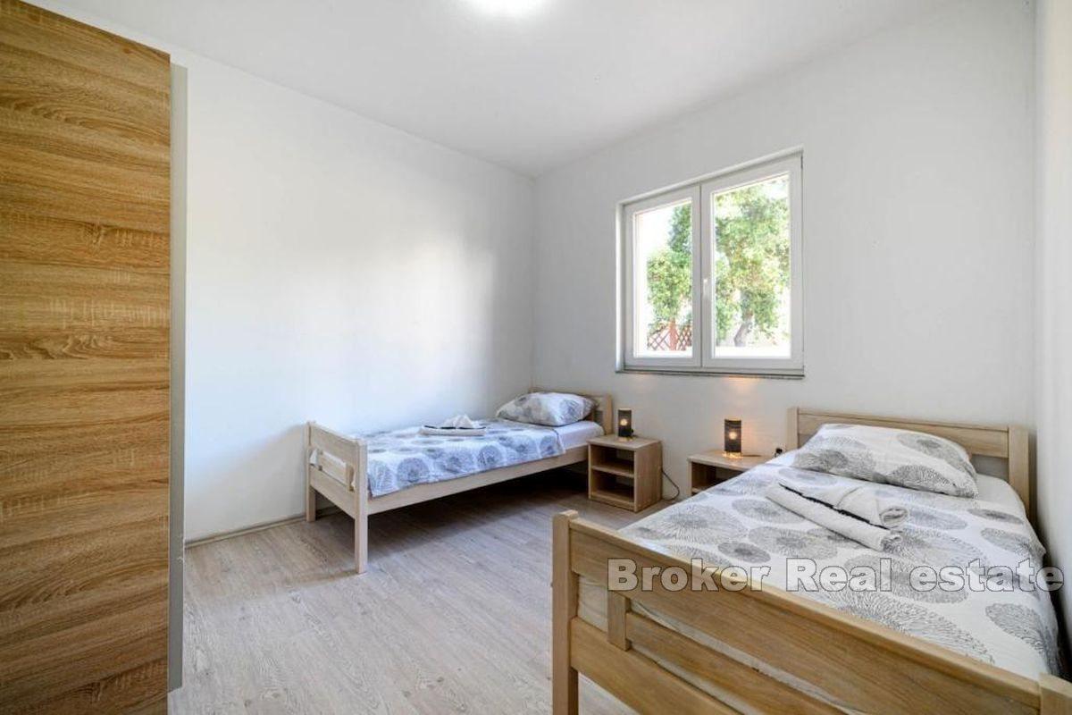 Doskonale położony dom z działką budowlaną w pierwszym rzędzie do morza