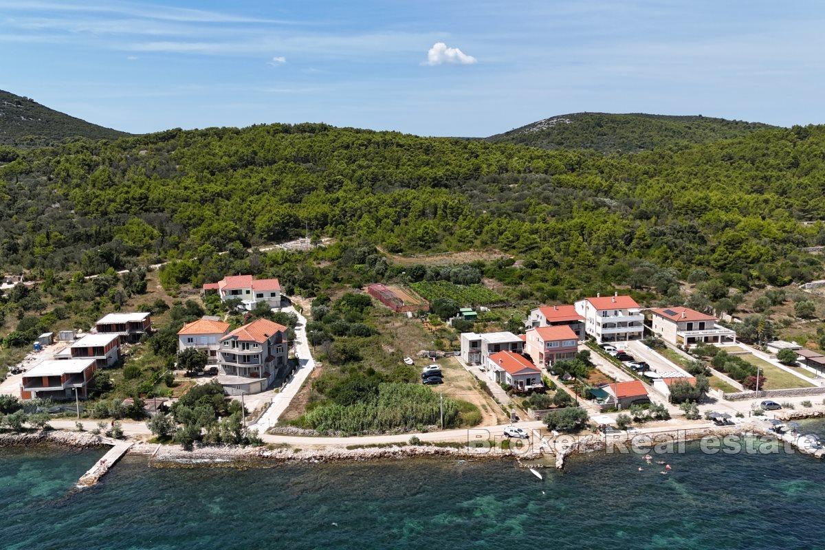 Građevinsko zemljište uz samu plažu