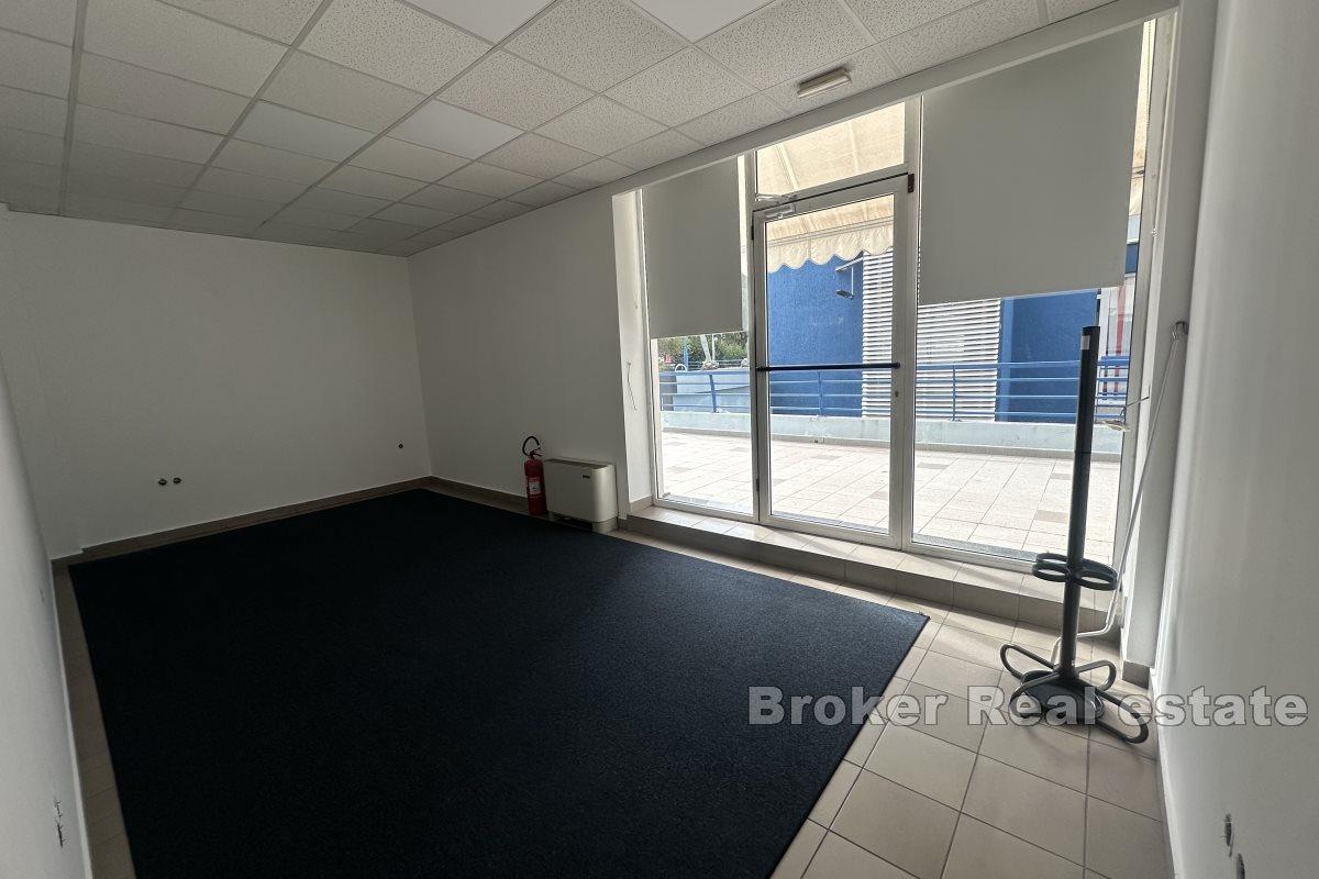 Zwei Geschäftsräume in begehrter Lage