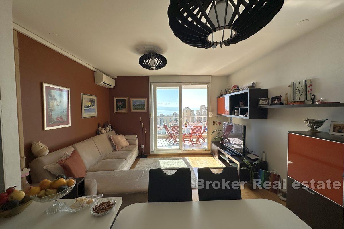 To-roms leilighet med balkong og tre garasjeplasser