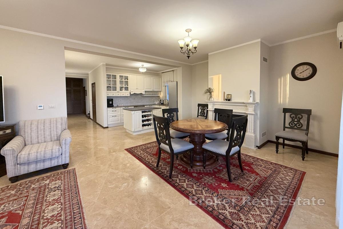 Nowoczesna willa z bezpośrednim dostępem do plaży i możliwością dodatkowej zabudowy