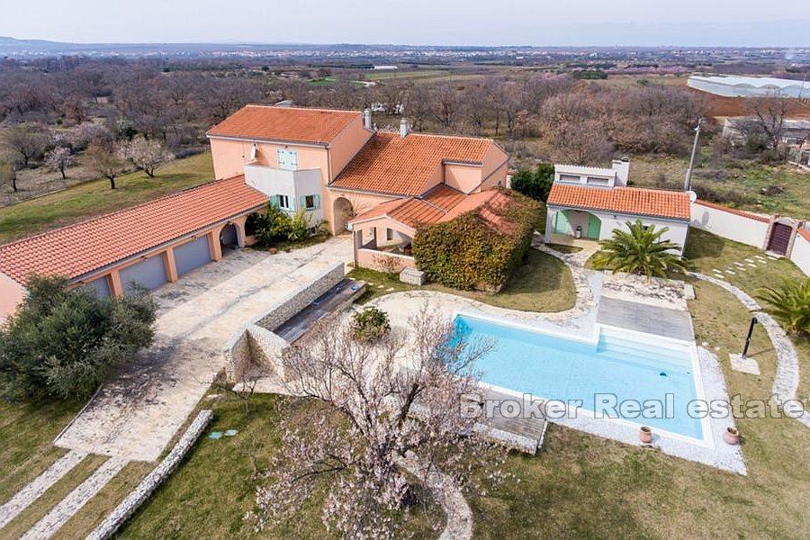 In der Nähe von Zadar - Schönes Haus mit Pool