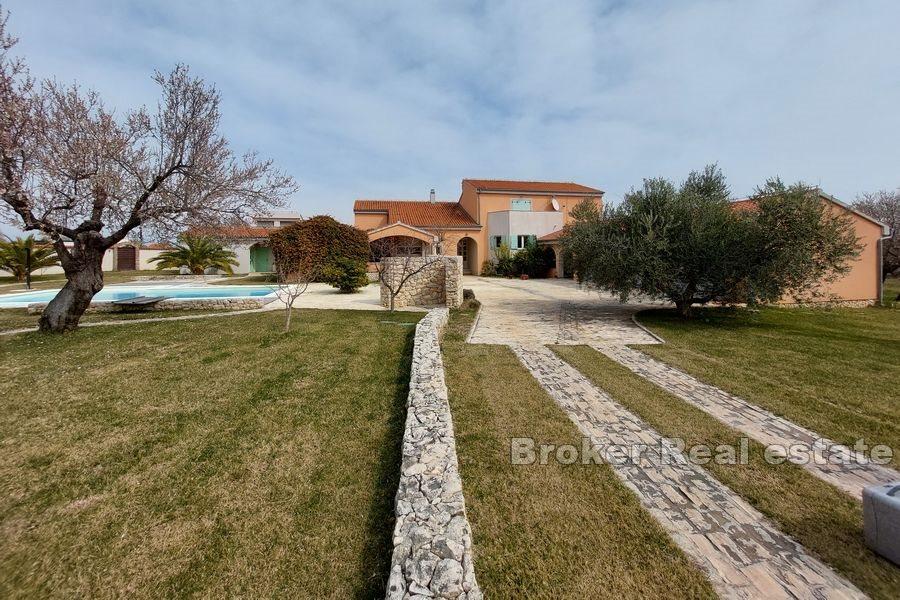 W pobliżu Zadaru - Piękny dom z basenem