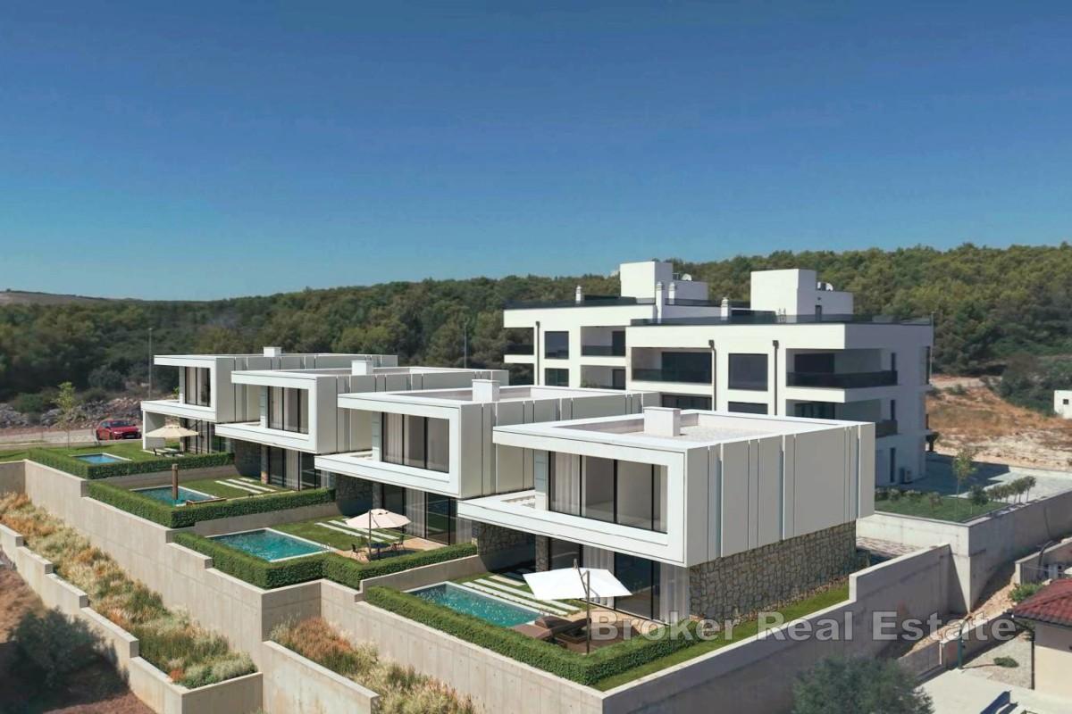 Villa med basseng og havutsikt