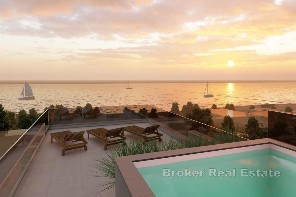 Geräumige Wohnung mit Pool und Meerblick