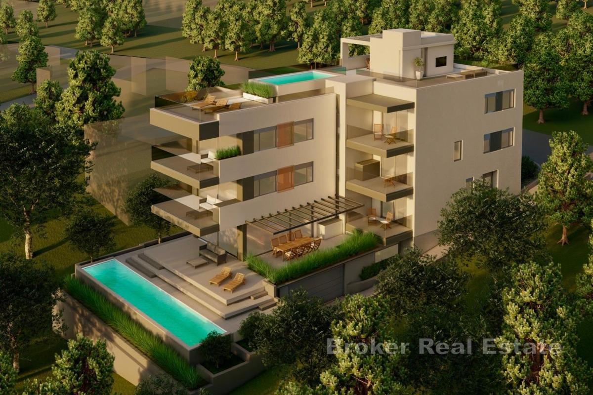 Geräumige Wohnung mit Pool und Meerblick