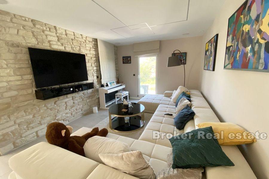 Sibenik - Neubauvilla mit Pool