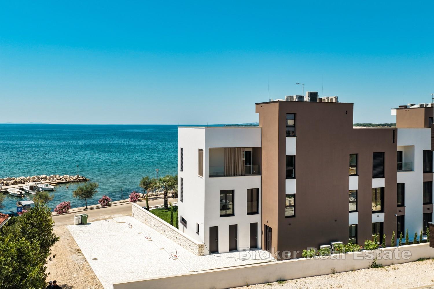 Zadarská oblasť - Luxusný apartmán v prvom rade pri mori