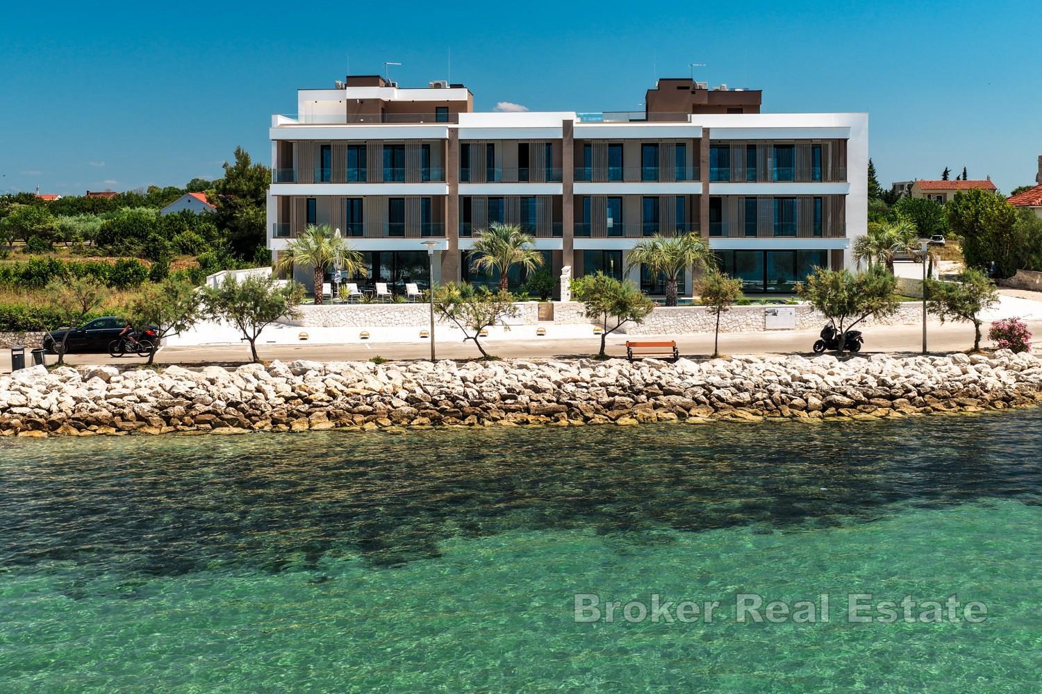 Penthouse en bord de mer avec terrasse sur le toit