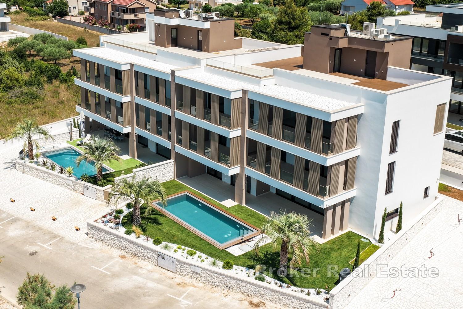 Penthouse en bord de mer avec terrasse sur le toit
