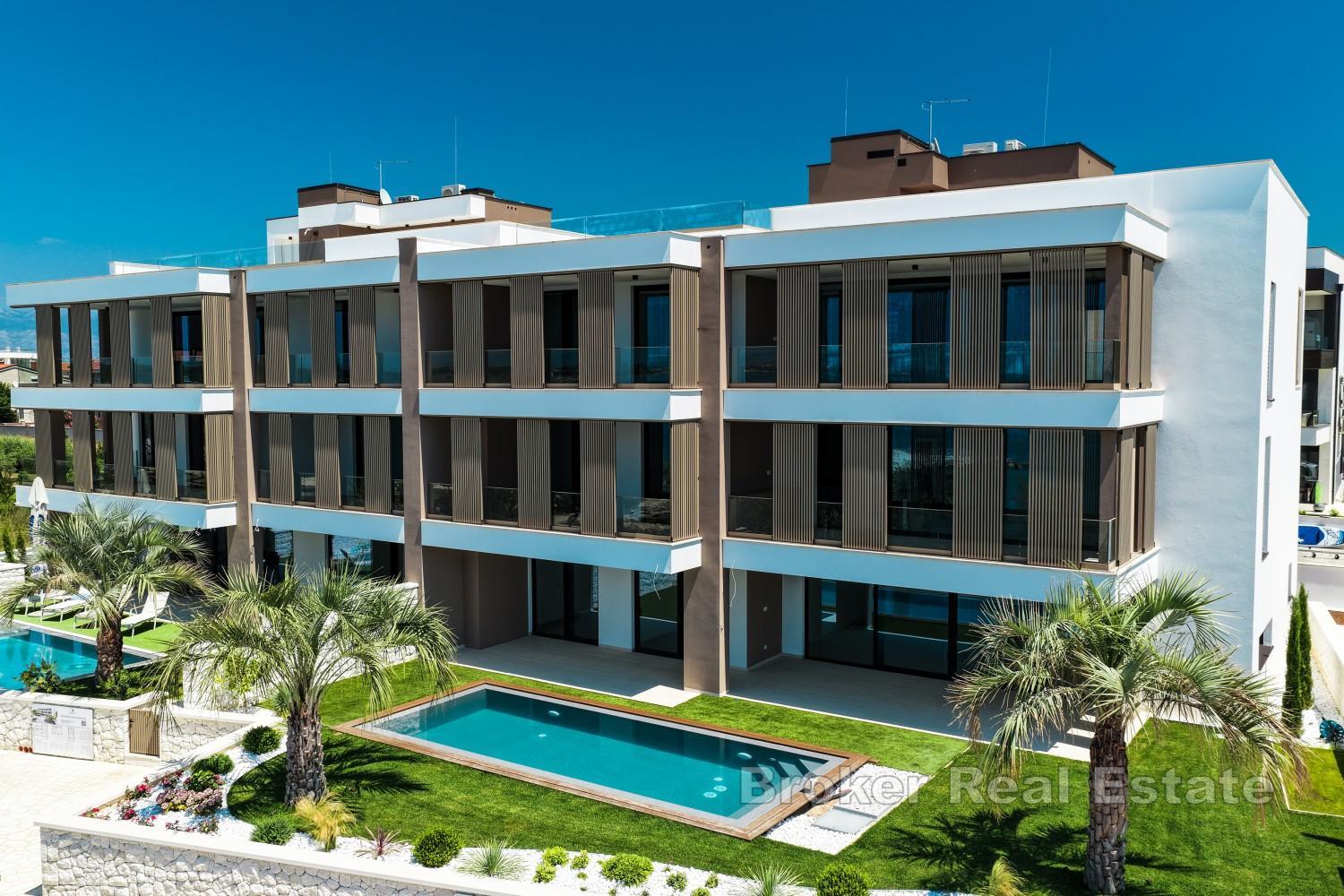 Penthouse en bord de mer avec terrasse sur le toit