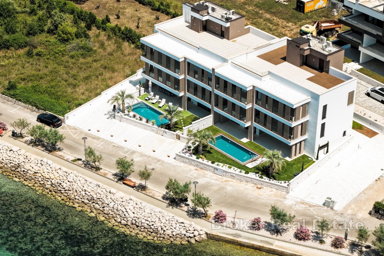 Penthouse en bord de mer avec terrasse sur le toit