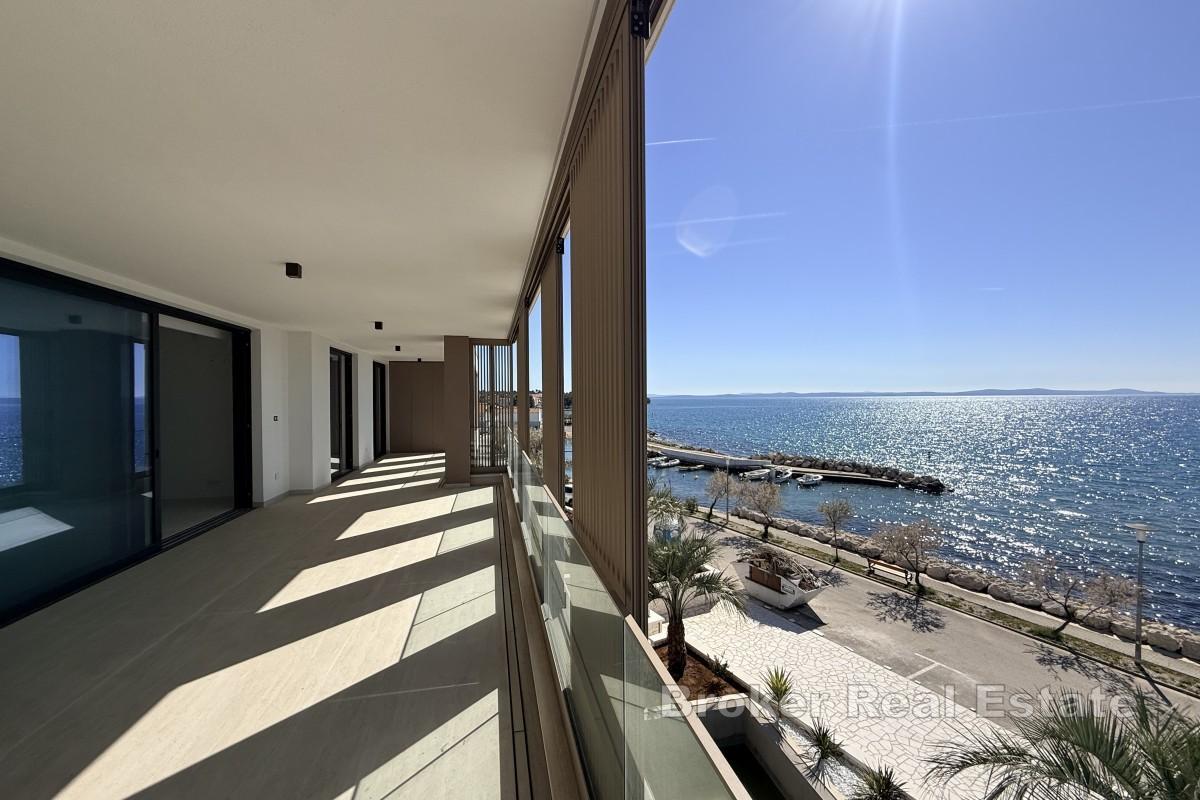 Luksusowy penthouse z widokiem na morze i prywatnym basenem