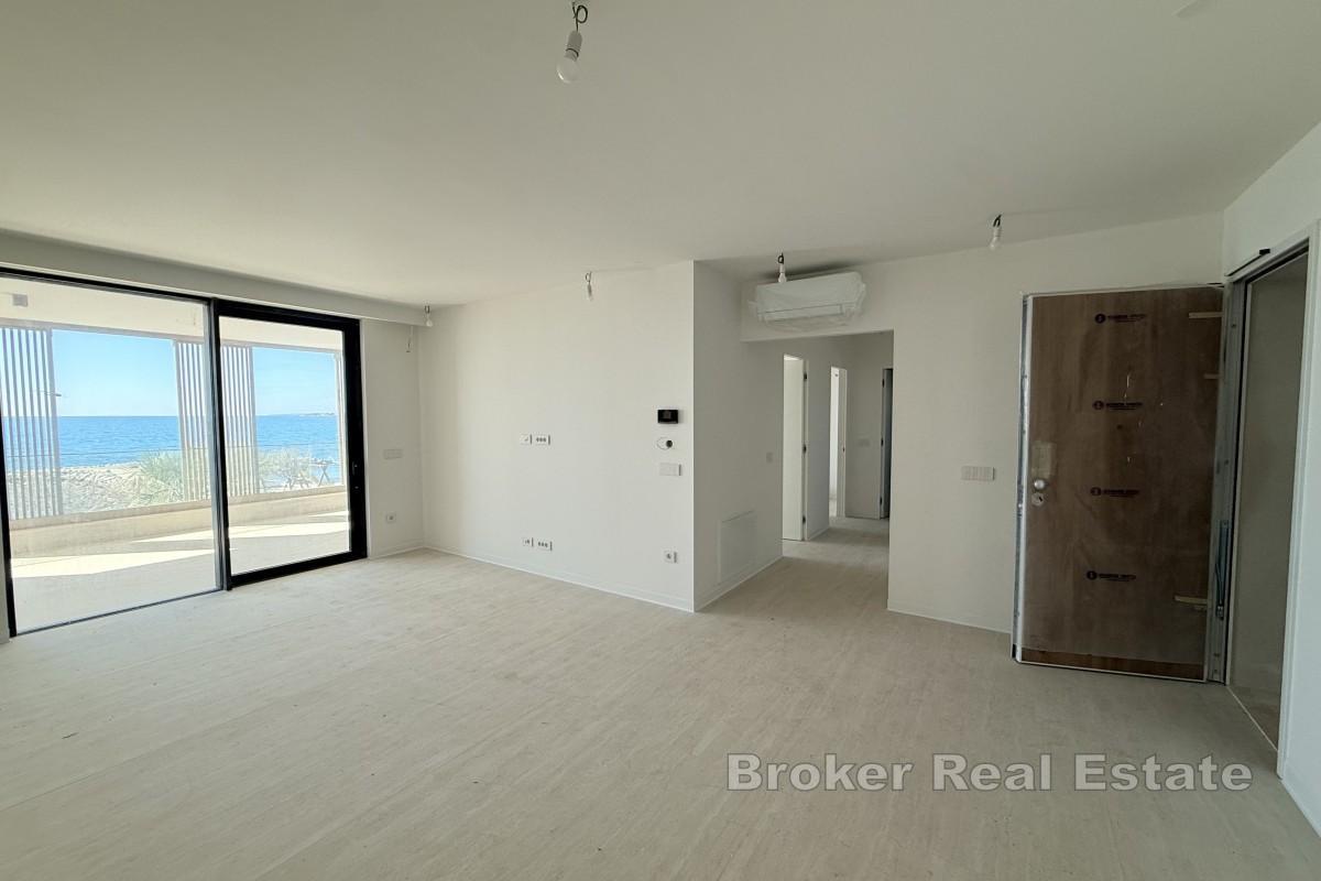 Luksusowy penthouse z widokiem na morze i prywatnym basenem