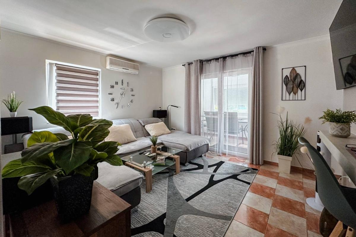 001-2043-179-Pakostane-Three-bedroom-apartment-with-parking-for-sale