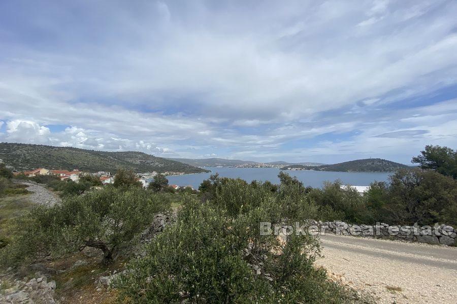 Rogoznica -Terrain constructible proche mer