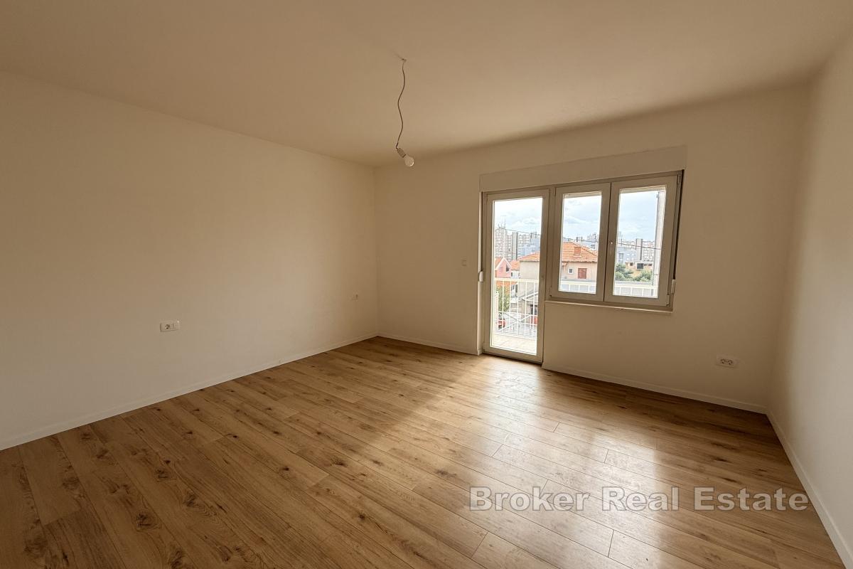 Trojizbový byt s výhľadom na more – Visoka, Split