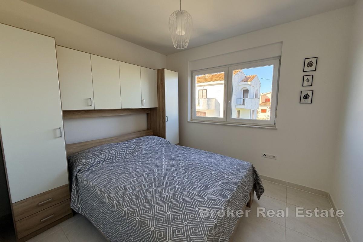 Atraktivna nekretnina uz more - idealna za život ili odmor