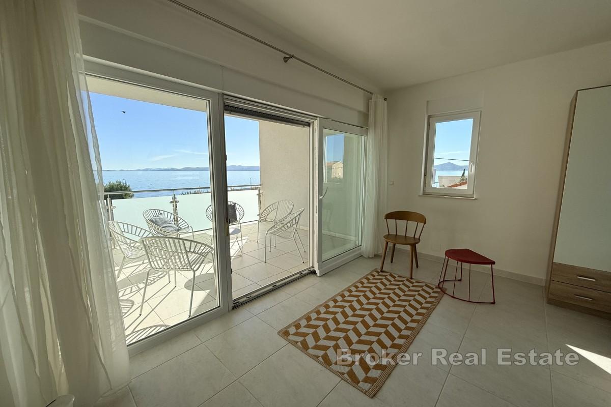 Atraktivna nekretnina uz more - idealna za život ili odmor