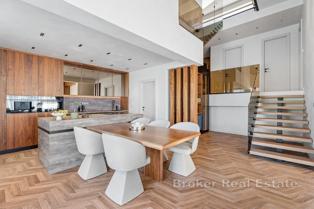 Exkluzívna stredomorská vila s otvoreným výhľadom na more, ostrovy a jazero