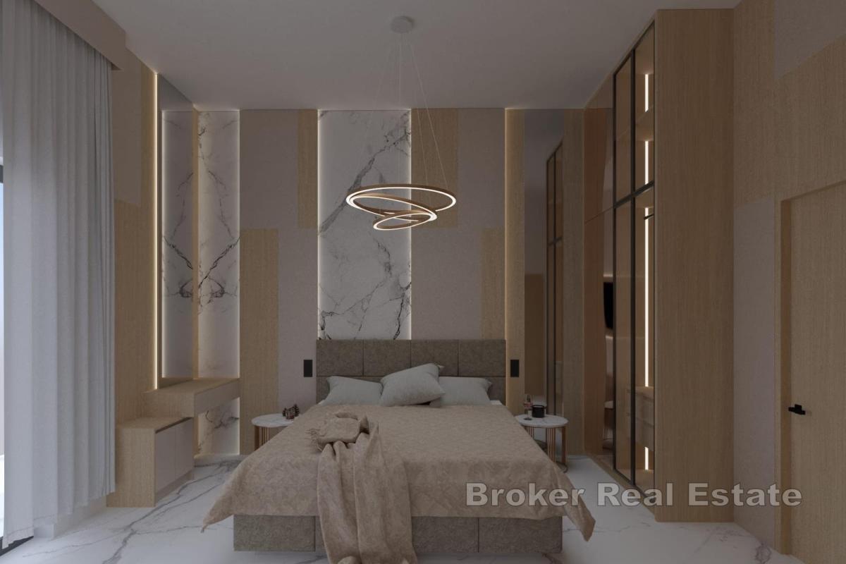 Luksuriøs treroms leilighet i første rad mot sjøen